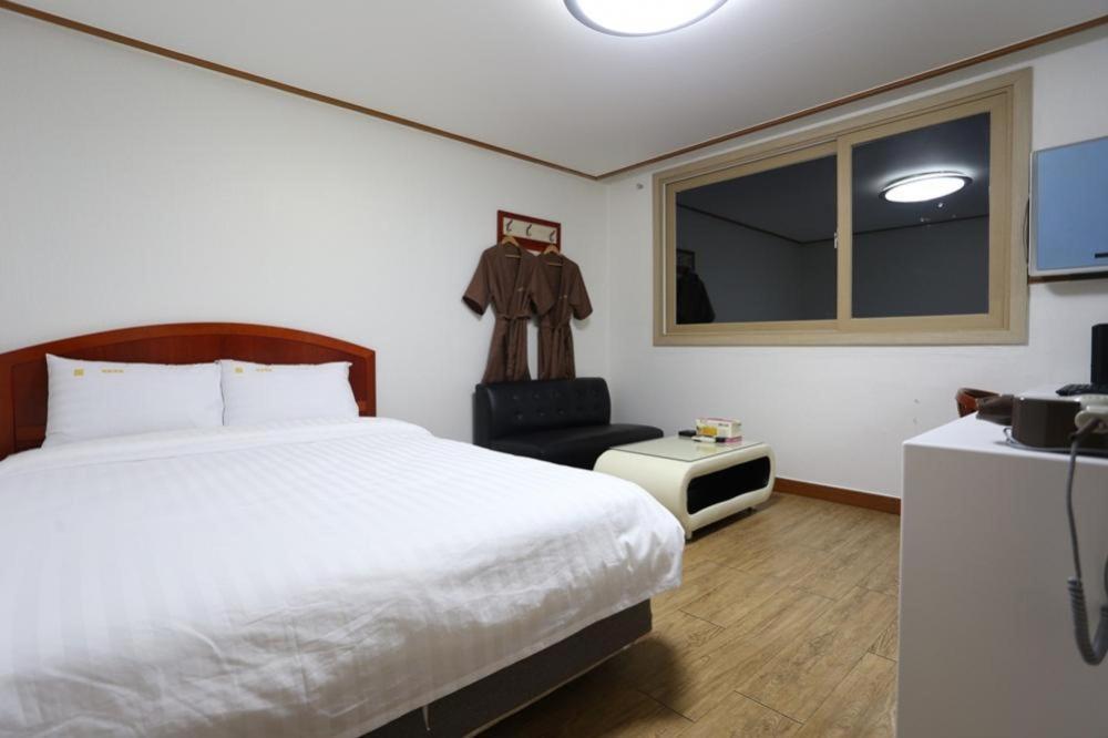 Hotel Coco Donghae Exterior photo