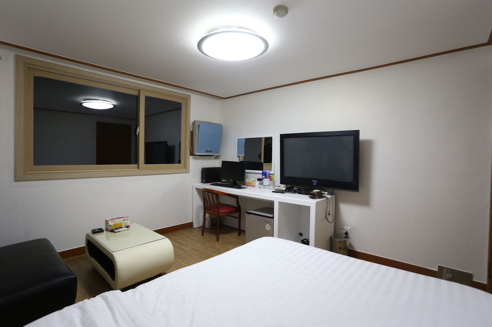 Hotel Coco Donghae Exterior photo